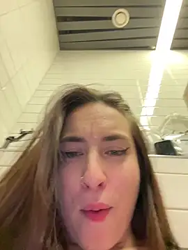 Holly Play online show from January 2025 03:15:02 PM