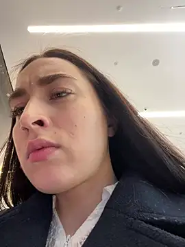 Holly Play online show from February 2025 10:37:02 AM