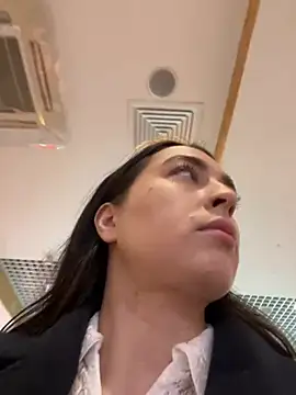 Holly Play online show from February 2025 09:04:01 AM