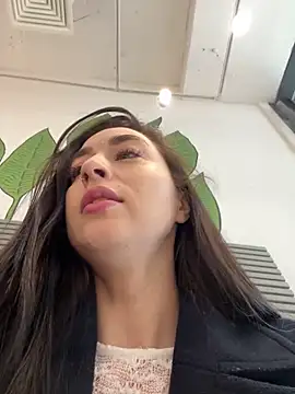 Holly Play online show from February 2025 09:24:02 AM