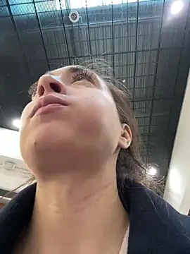 Holly Play online show from February 2025 10:38:02 AM