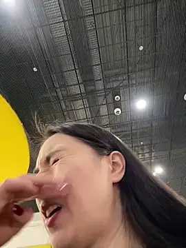 Holly Play online show from February 2025 11:21:02 AM