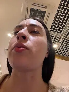 Holly Play online show from March 2025 02:12:01 PM