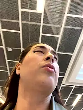 Holly Play online show from September 2025 10:18:02 AM