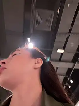 Holly Play online show from September 2025 09:14:02 AM