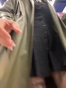 Holly Play online show from October 2025 09:16:01 AM