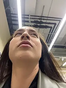 Holly Play online show from October 2025 09:11:04 AM