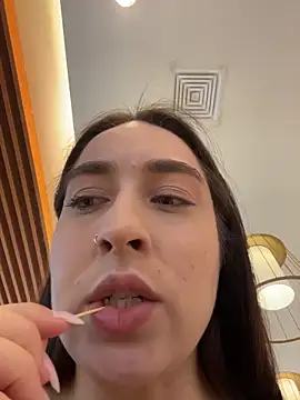 Holly Play online show from December 2025 09:07:01 AM