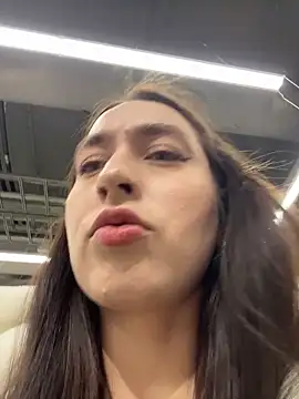 Holly Play online show from February 2026 10:11:01 AM