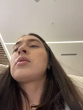 Holly Play online show from February 2026 12:02:01 PM