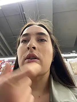 Holly Play online show from March 2026 11:59:02 AM