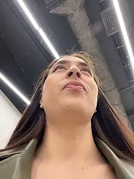 Holly Play online show from March 2026 11:58:01 AM