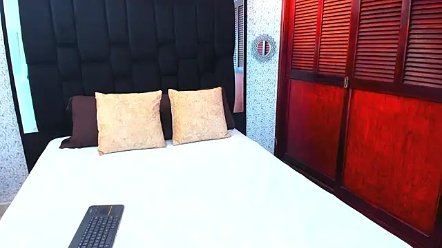 Isabella Flores online show from March 2025 03:02:02 AM