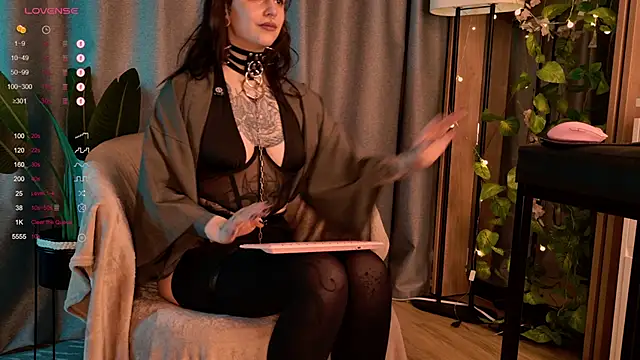 MichaellaMoon online show from December 2024 01:22:01 AM