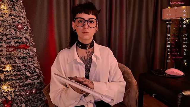 MichaellaMoon online show from December 2024 10:12:02 PM