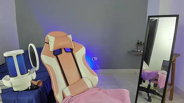 nicol jone1 online show from January 2025 10:23:02 AM