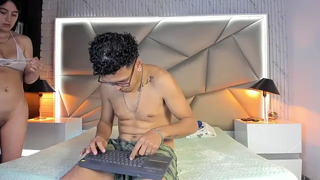 Bonny Bonss online show from March 2025 07:42:02 PM