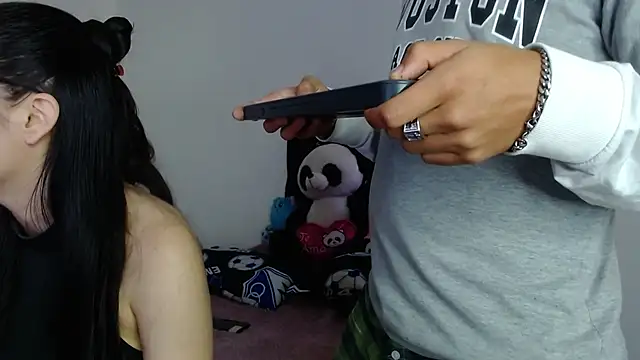 Bonny Bonss online show from May 2026 12:43:01 PM