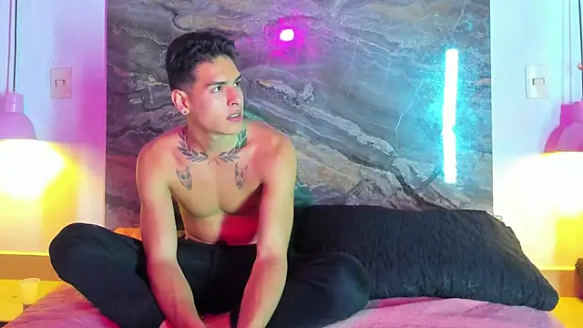 Couplehot  1 online show from January 2025 04:12:01 AM