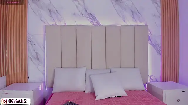 Iris Thompson  online show from January 2026 04:26:01 AM