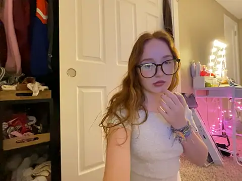 gingerbabe18 online show from February 2025 01:36:01 AM