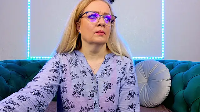 IvanaCharm online show from June 2026 03:19:02 AM