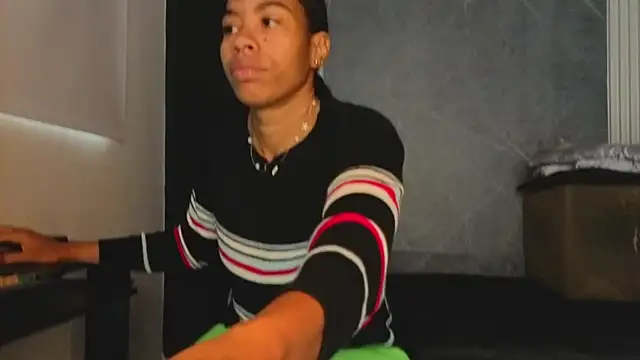 YummyDuooo online show from October 2025 12:57:02 PM