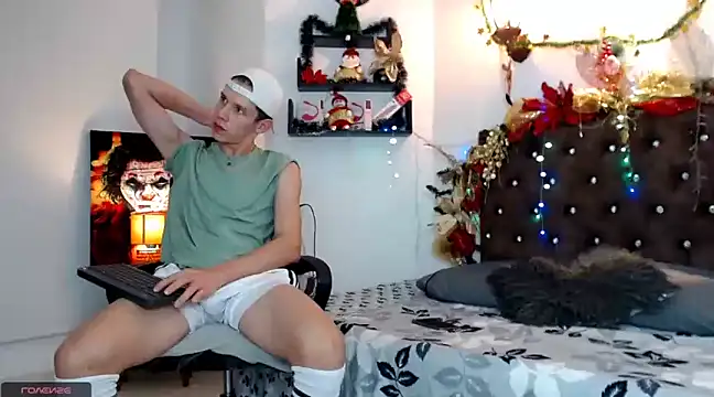 Snapshot of flowers18 chatting on December 2024 12:14:02 AM flowers18 online show from December 2024 12:14:02 AM