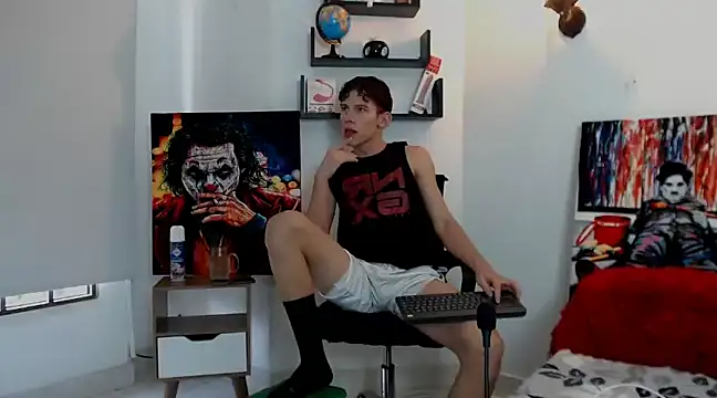 Snapshot of flowers18 chatting on February 2025 08:47:02 PM flowers18 online show from February 2025 08:47:02 PM