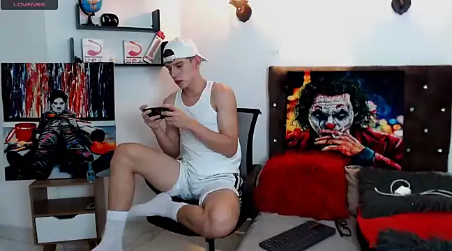 Snapshot of flowers18 chatting on February 2025 10:20:02 PM flowers18 online show from February 2025 10:20:02 PM