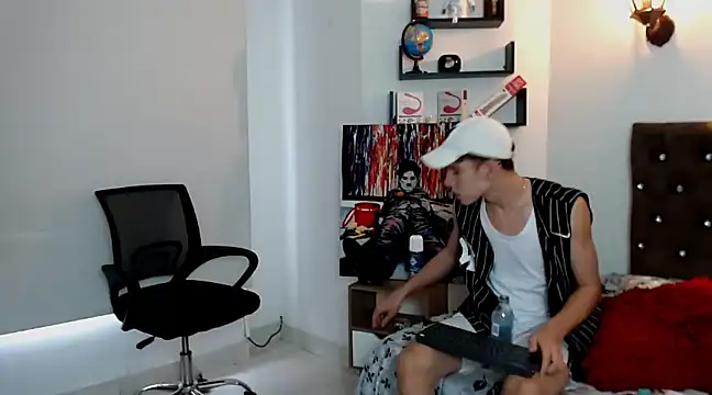 Snapshot of flowers18 chatting on March 2025 09:15:02 PM flowers18 online show from March 2025 09:15:02 PM