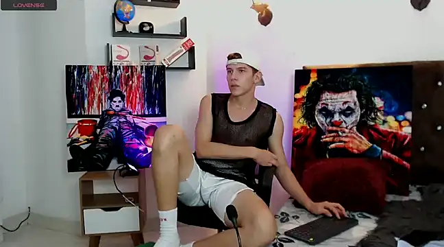 Snapshot of flowers18 chatting on March 2025 12:34:02 AM flowers18 online show from March 2025 12:34:02 AM