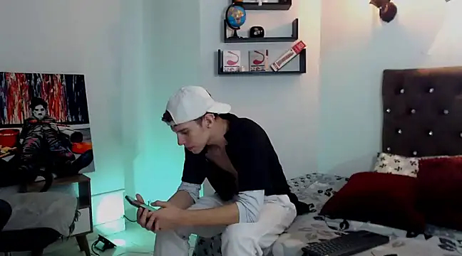 Snapshot of flowers18 chatting on March 2025 01:32:01 AM flowers18 online show from March 2025 01:32:01 AM