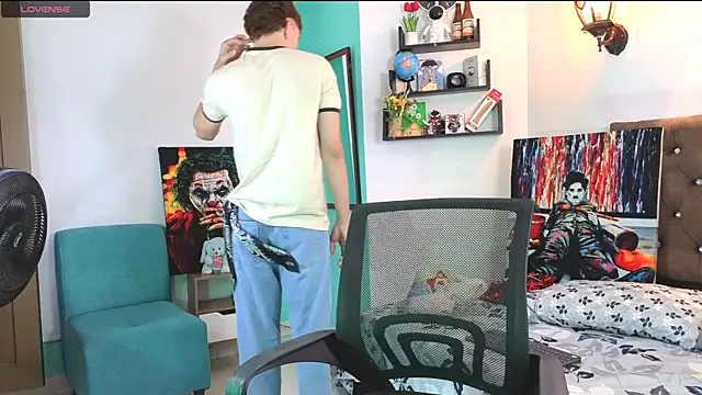 Snapshot of flowers18 chatting on October 2025 09:56:01 PM flowers18 online show from October 2025 09:56:01 PM