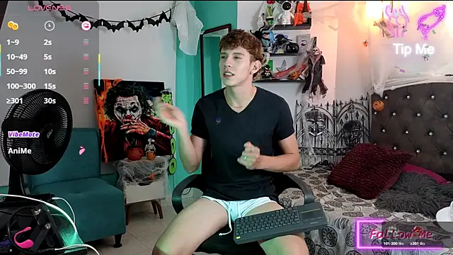 Snapshot of flowers18 chatting on October 2025 11:42:02 PM flowers18 online show from October 2025 11:42:02 PM