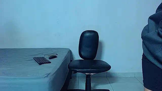 Snapshot of mikecoper_23 chatting on January 2026 01:15:01 PM mikecoper 23 online show from January 2026 01:15:01 PM