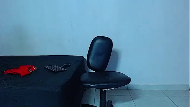 Snapshot of mikecoper_23 chatting on February 2026 01:50:02 PM mikecoper 23 online show from February 2026 01:50:02 PM