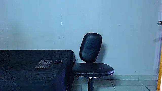 Snapshot of mikecoper_23 chatting on February 2026 01:22:02 PM mikecoper 23 online show from February 2026 01:22:02 PM