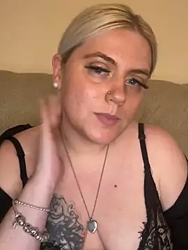 Blondiee3088 online show from December 2024 11:51:01 PM