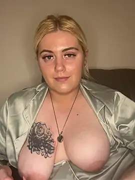 Blondiee3088 online show from February 2025 05:44:01 PM