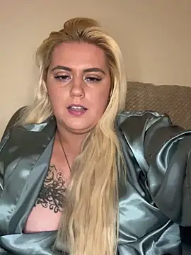 Blondiee3088 online show from February 2025 05:38:02 PM