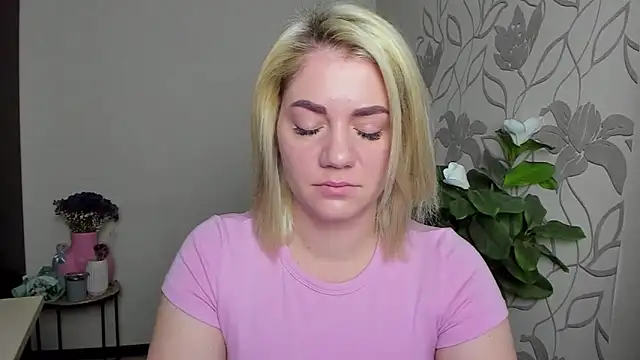 MariaSttone online show from November 2025 01:45:01 PM