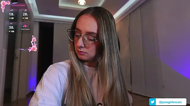 Snapshot of nicollefiorett chatting on December 2024 12:20:01 AM nicollefiorett online show from December 2024 12:20:01 AM