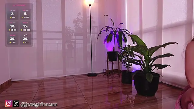 Snapshot of nicollefiorett chatting on March 2025 09:48:02 PM nicollefiorett online show from March 2025 09:48:02 PM