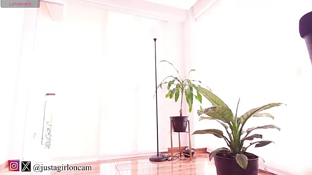 Snapshot of nicollefiorett chatting on March 2025 07:14:02 PM nicollefiorett online show from March 2025 07:14:02 PM