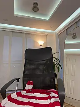 Snapshot of nicollefiorett chatting on November 2025 10:43:02 PM nicollefiorett online show from November 2025 10:43:02 PM