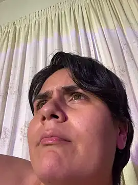 Snapshot of isabelacooperr chatting on December 2025 07:06:01 AM isabelacooperr online show from December 2025 07:06:01 AM