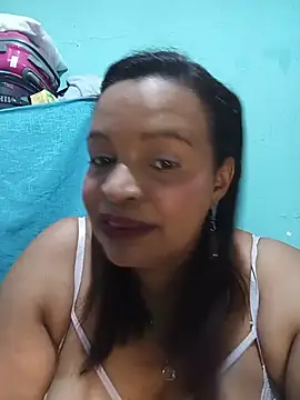 Snapshot of _violetta_- chatting on June 2026 02:54:02 PM violetta - online show from June 2026 02:54:02 PM