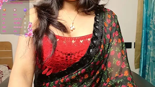 Snapshot of Punjabi_Queen1 chatting on November 2025 10:44:02 PM Punjabi Queen1 online show from November 2025 10:44:02 PM