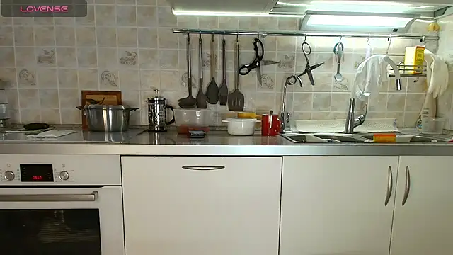 MilfeaN online show from September 2025 06:59:02 AM